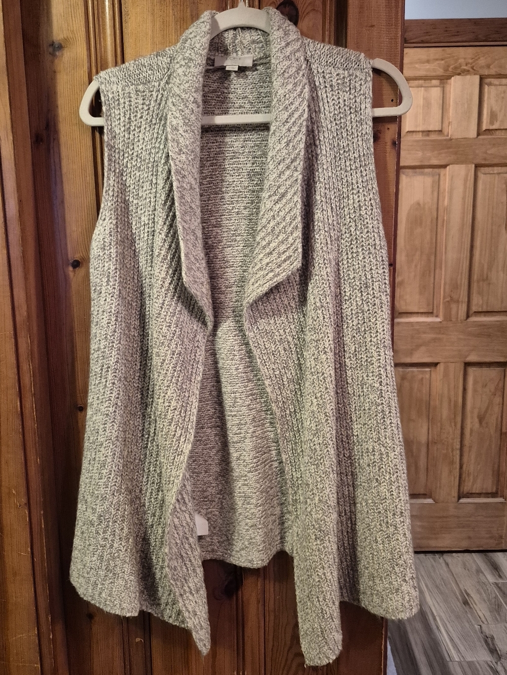 Loft Womens Medium P. Chunky Knit Gray/White Sleeveless Cardigan Sweater